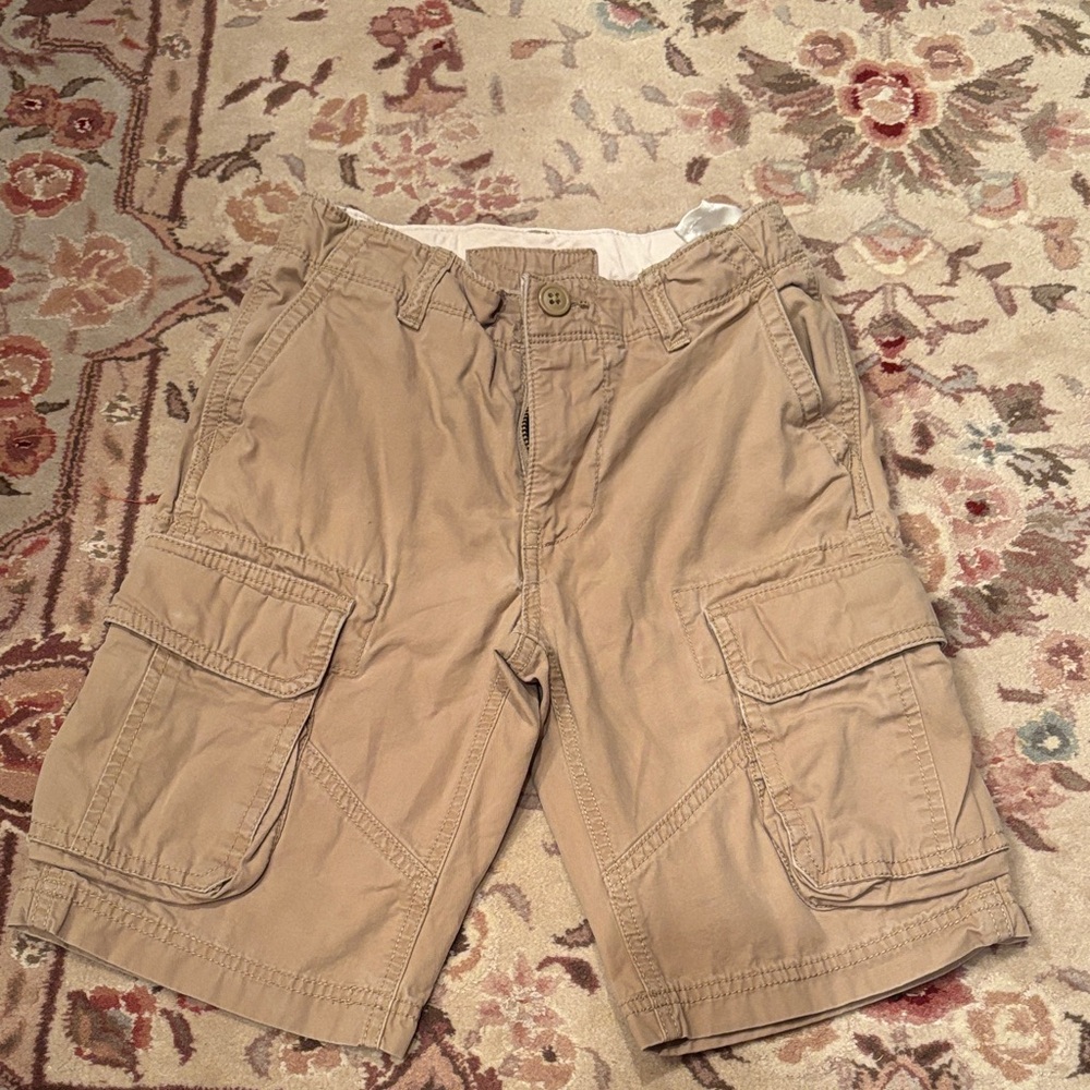 GAP Boys Size 8 Khaki Cargo Shorts